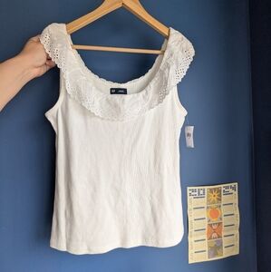 GAP White Eyelet Ruffle Rib Tank - Medium